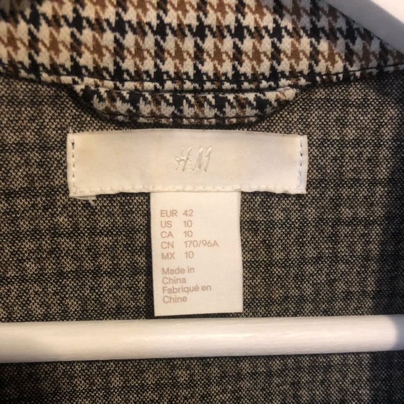 COPY - H&M Blazer - Picture 2 of 5
